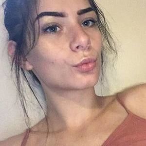 Meet your Posher, Kendra